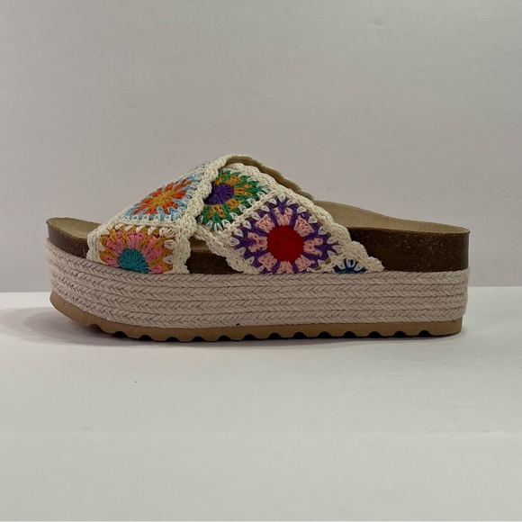 Dirty Laundry Plays Platform Crochet Espadrille Sandals - multi, size 6/36.5 - Picture 7 of 13